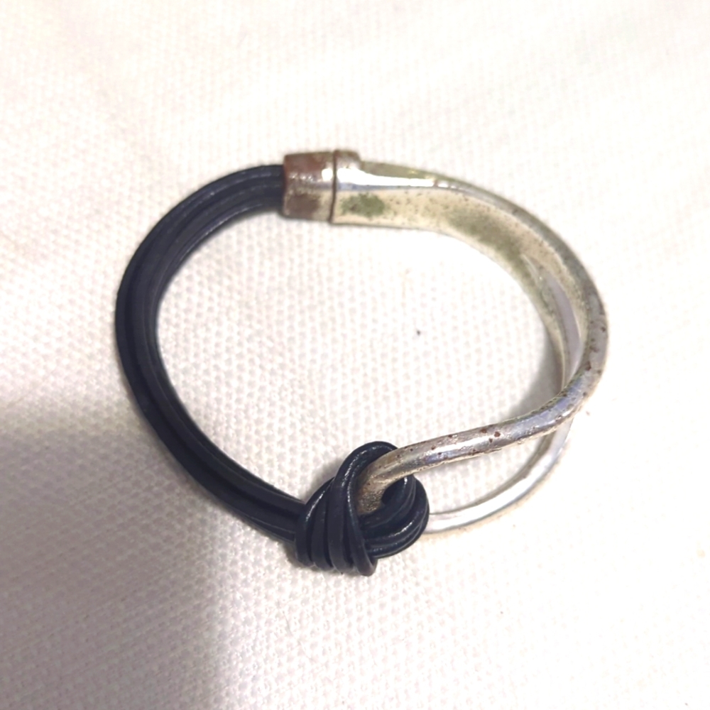 Magnetic bracelet